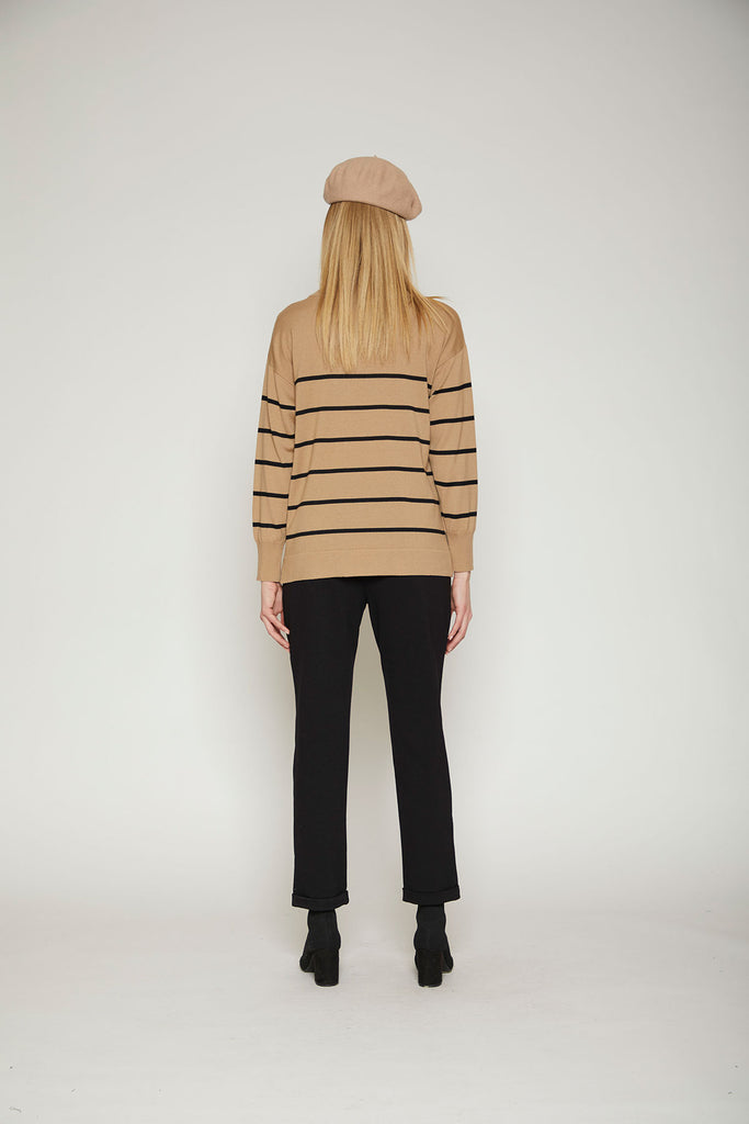 Maglia in pura lana rigata con pizzo e strass