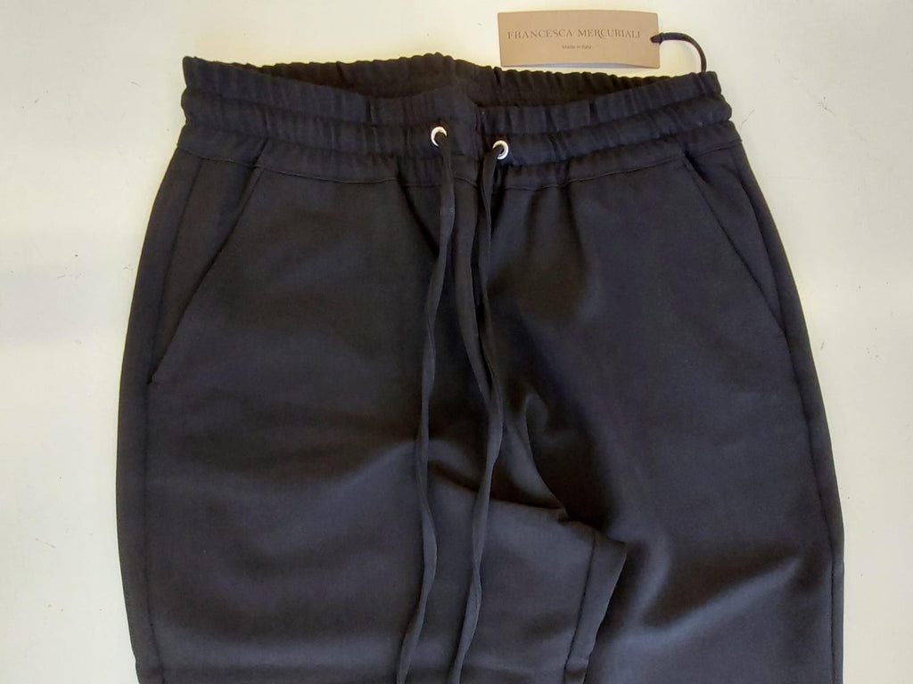 Pantalone in tessuto tecnico  con tasche