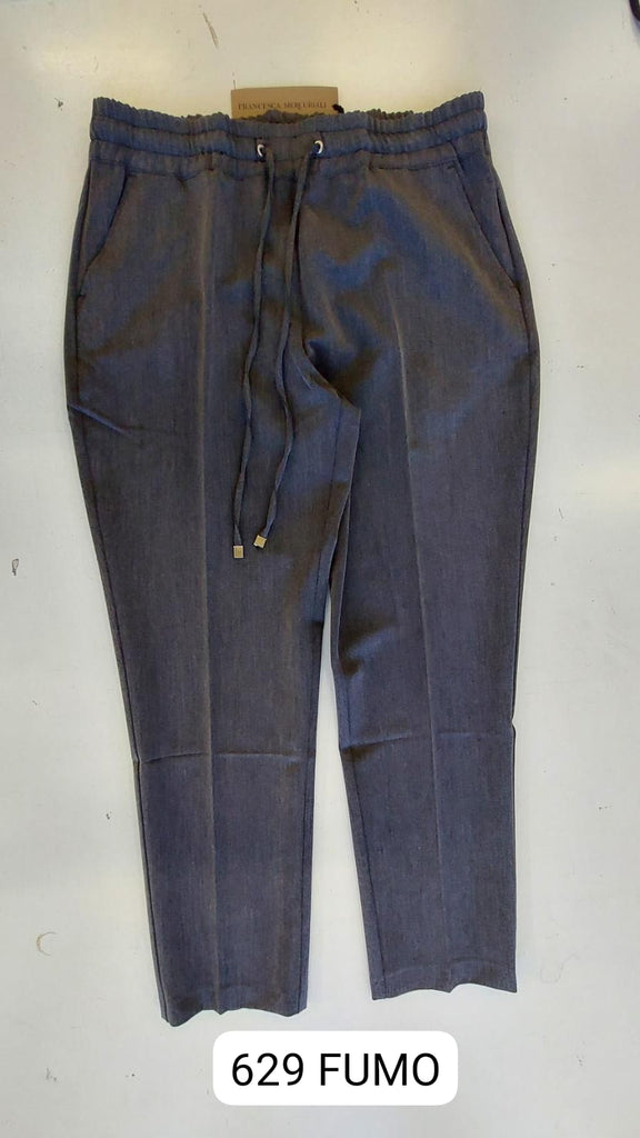 Pantalone in tessuto tecnico  con tasche