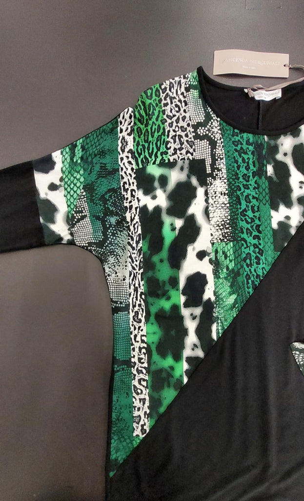 T-shirt svasata con tasca