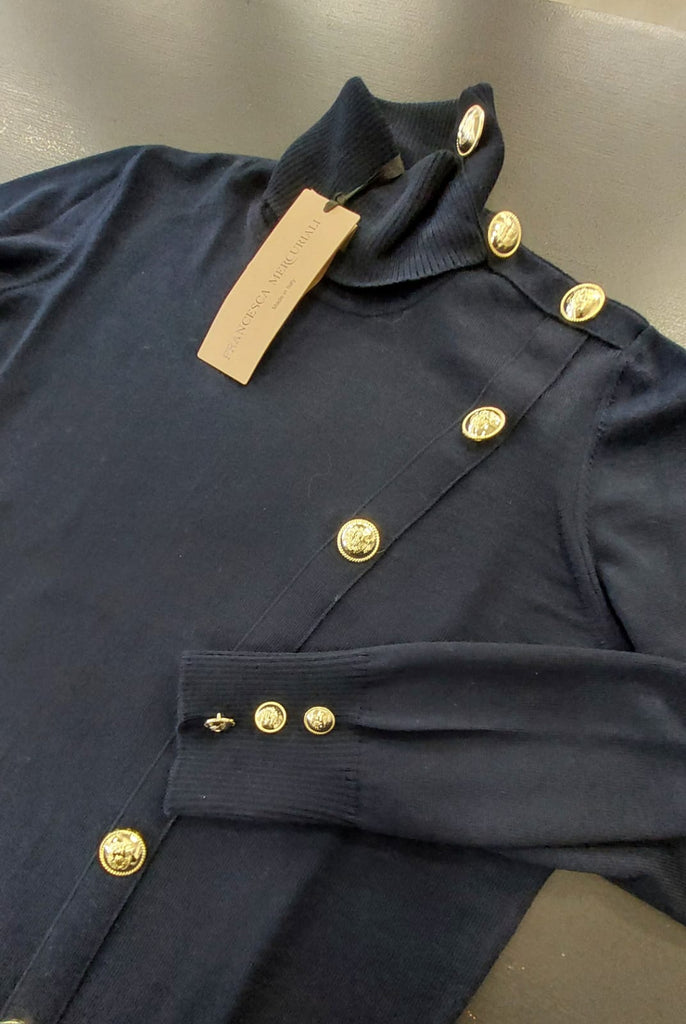 Maglia in pura lana con bottoni oro