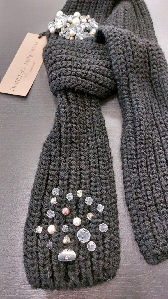 Cravattino con perle