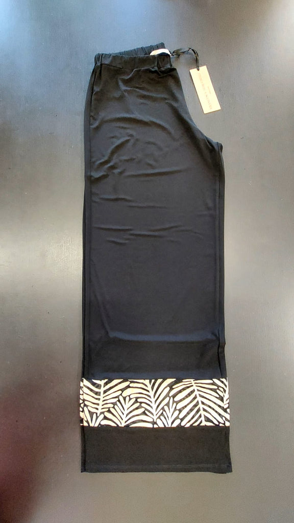 Completo in viscosa con inserti in tulle stampa oro